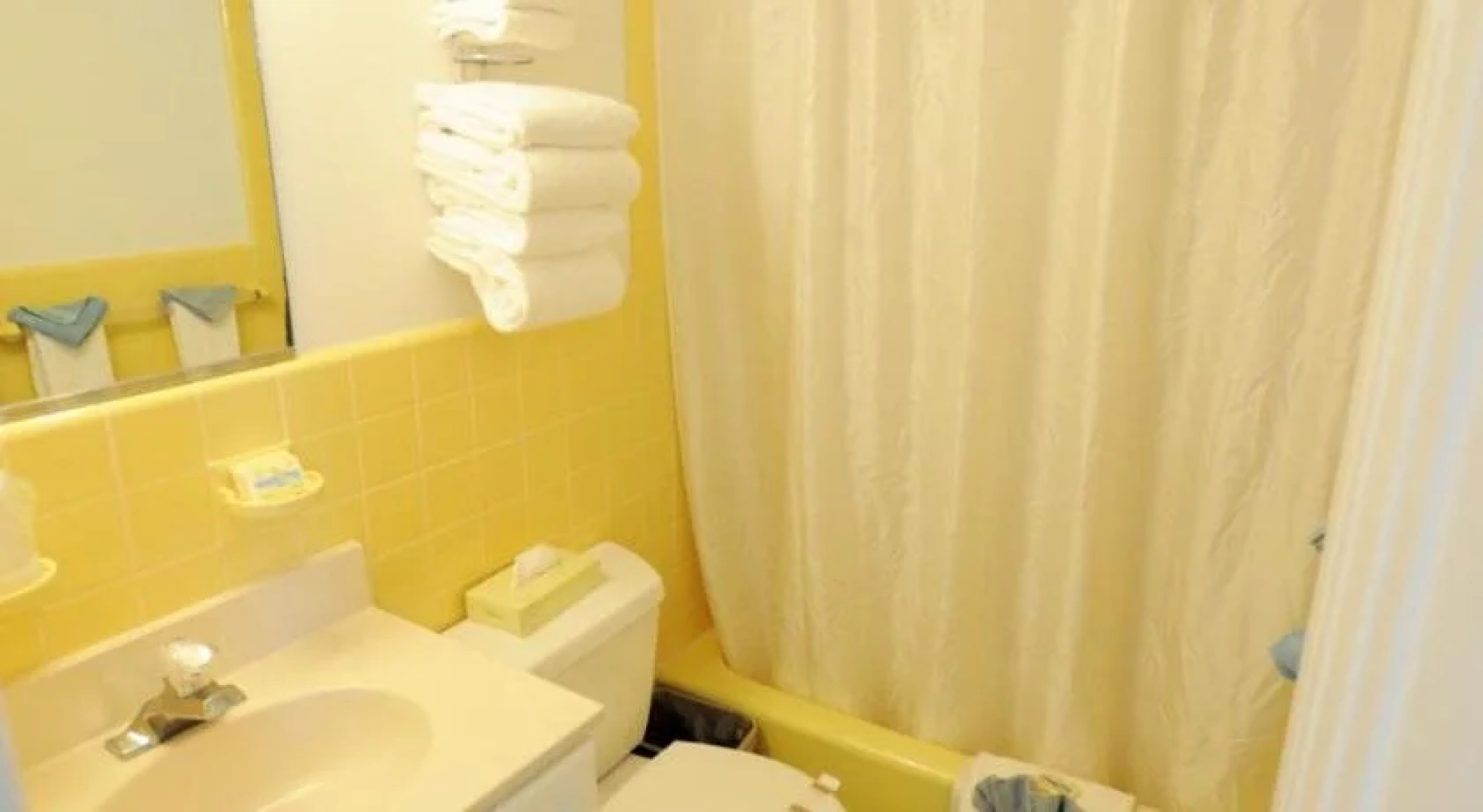 Riviera Resorts & Suites