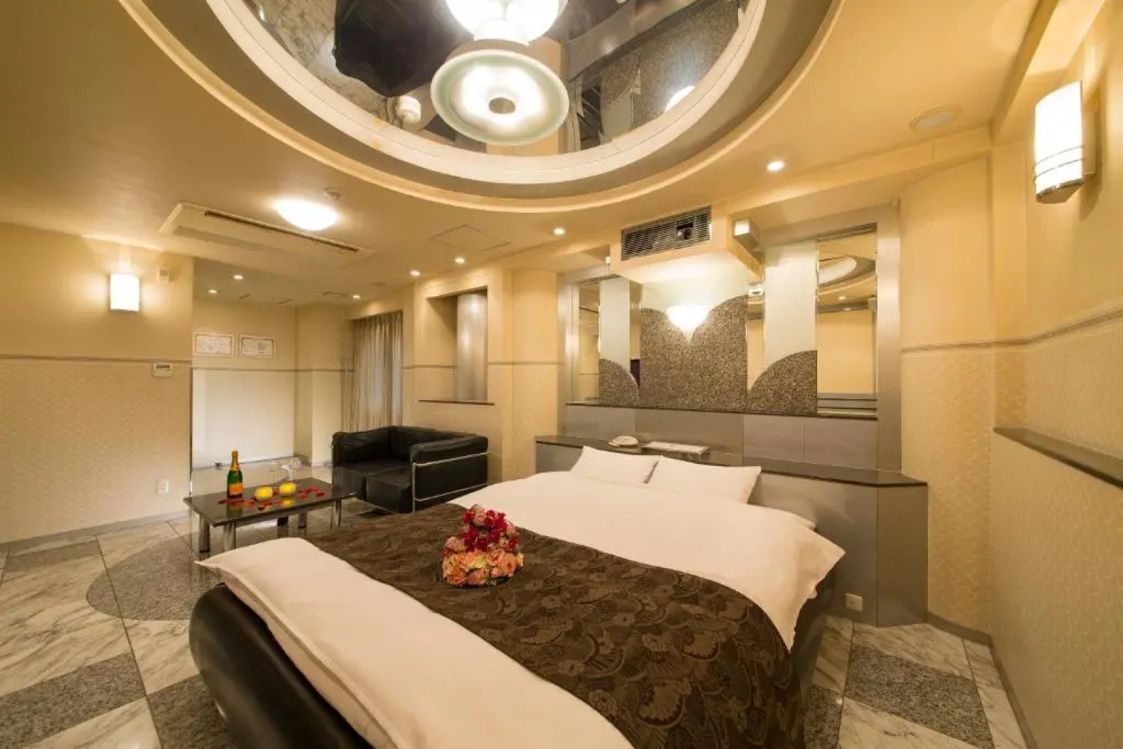 HOTEL THE i Adult only
