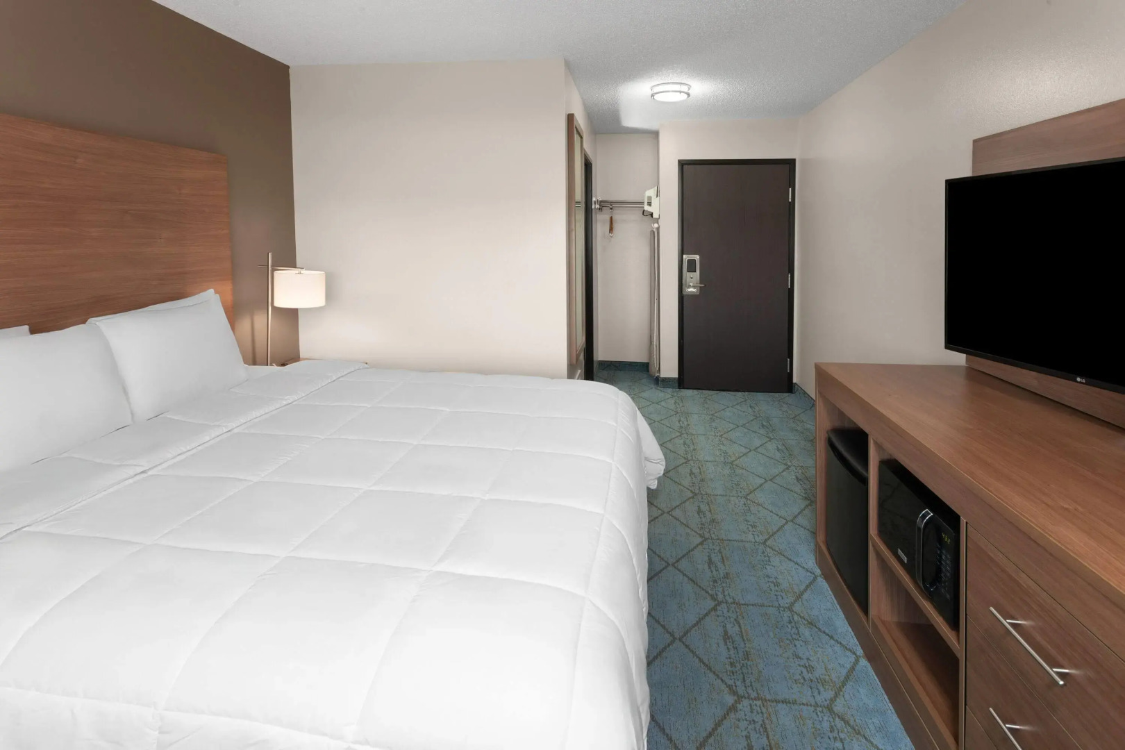 Baymont by Wyndham Oshkosh Airport