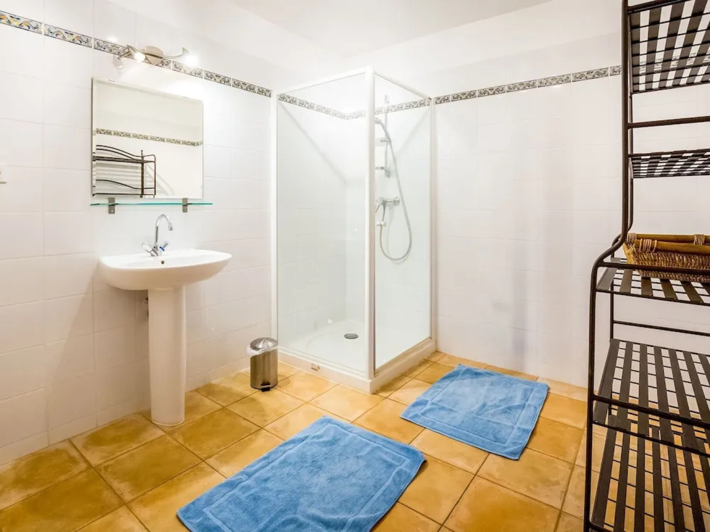 Charming Holiday Home In Montclus with Terrace