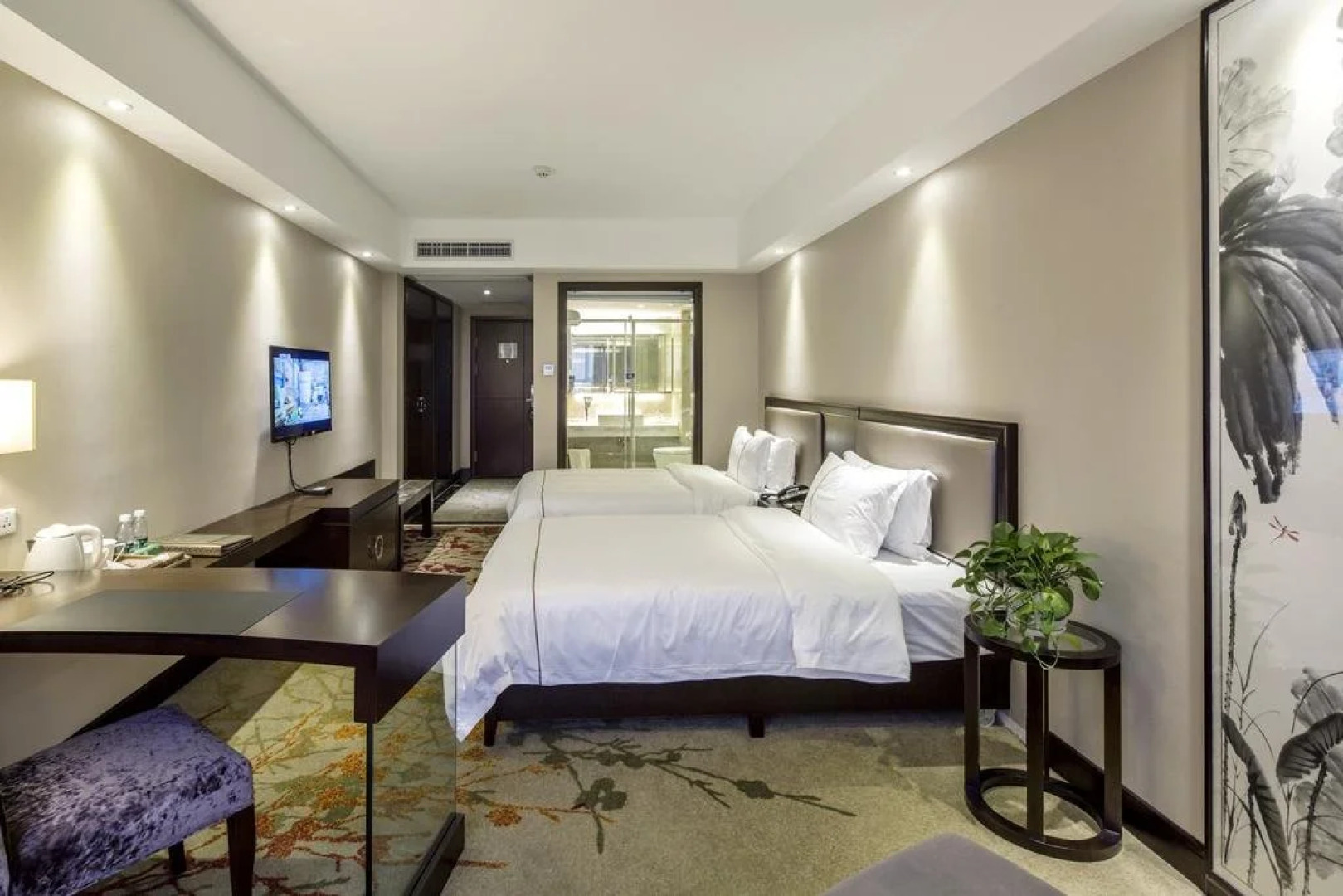 Camphor Forest Hotel