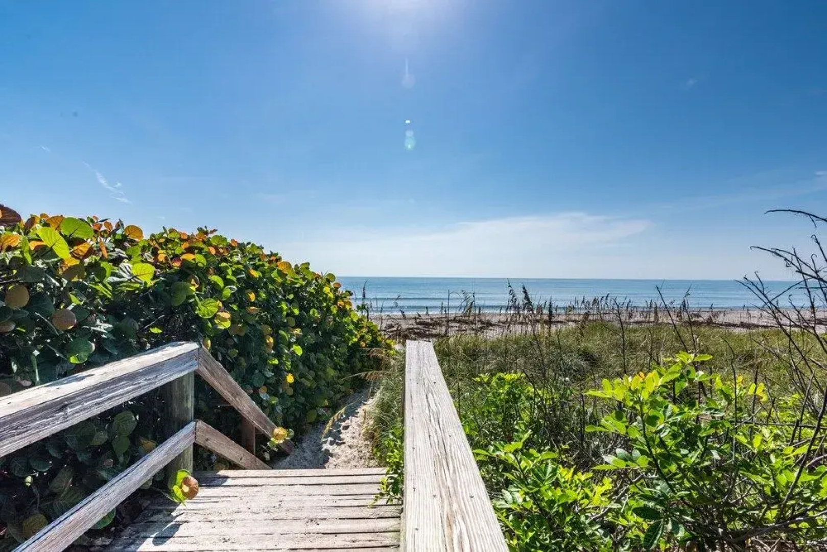 Amazing 2 BDR Townhouse Near beach