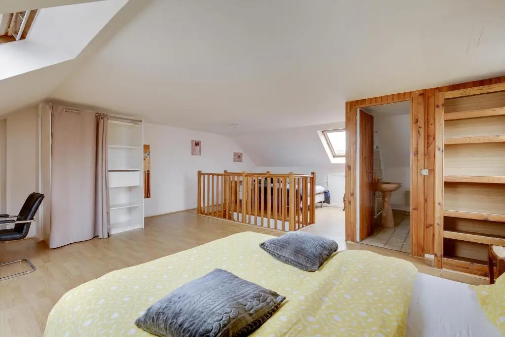 Chic house with babyfoot and gym