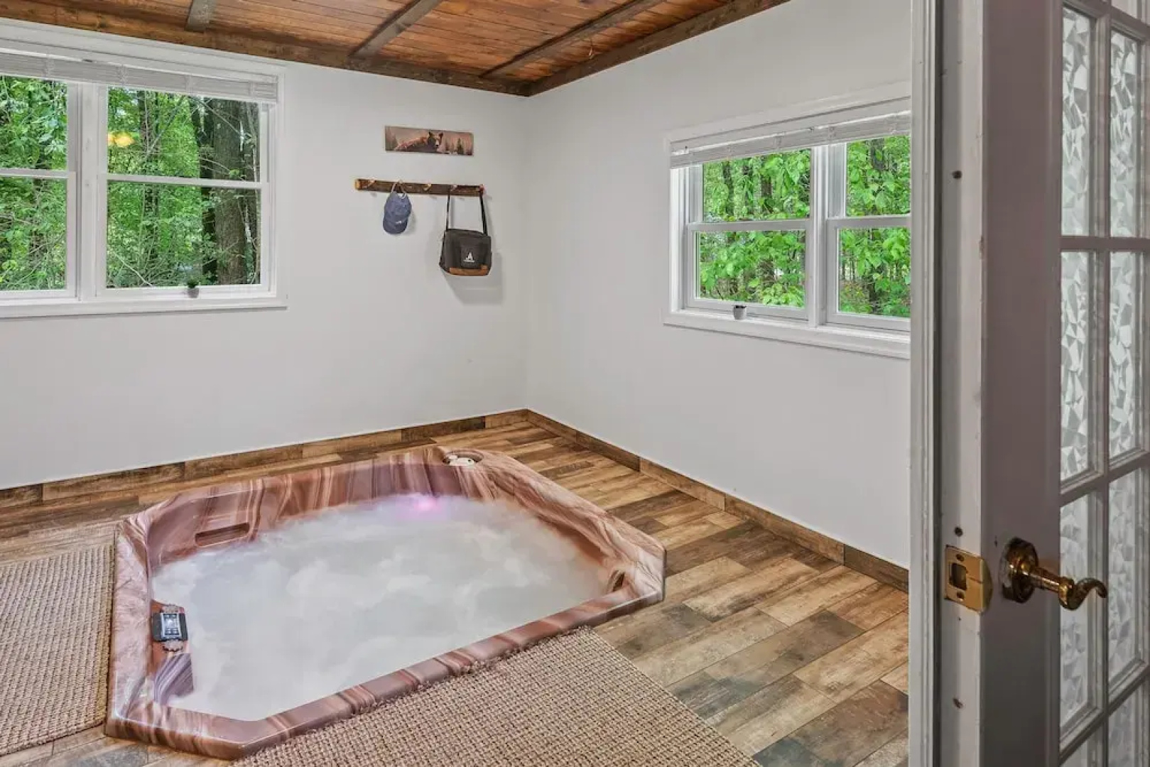 Mountain Must-have by Avantstay Indoor Hot Tub Game Room Fire Pit