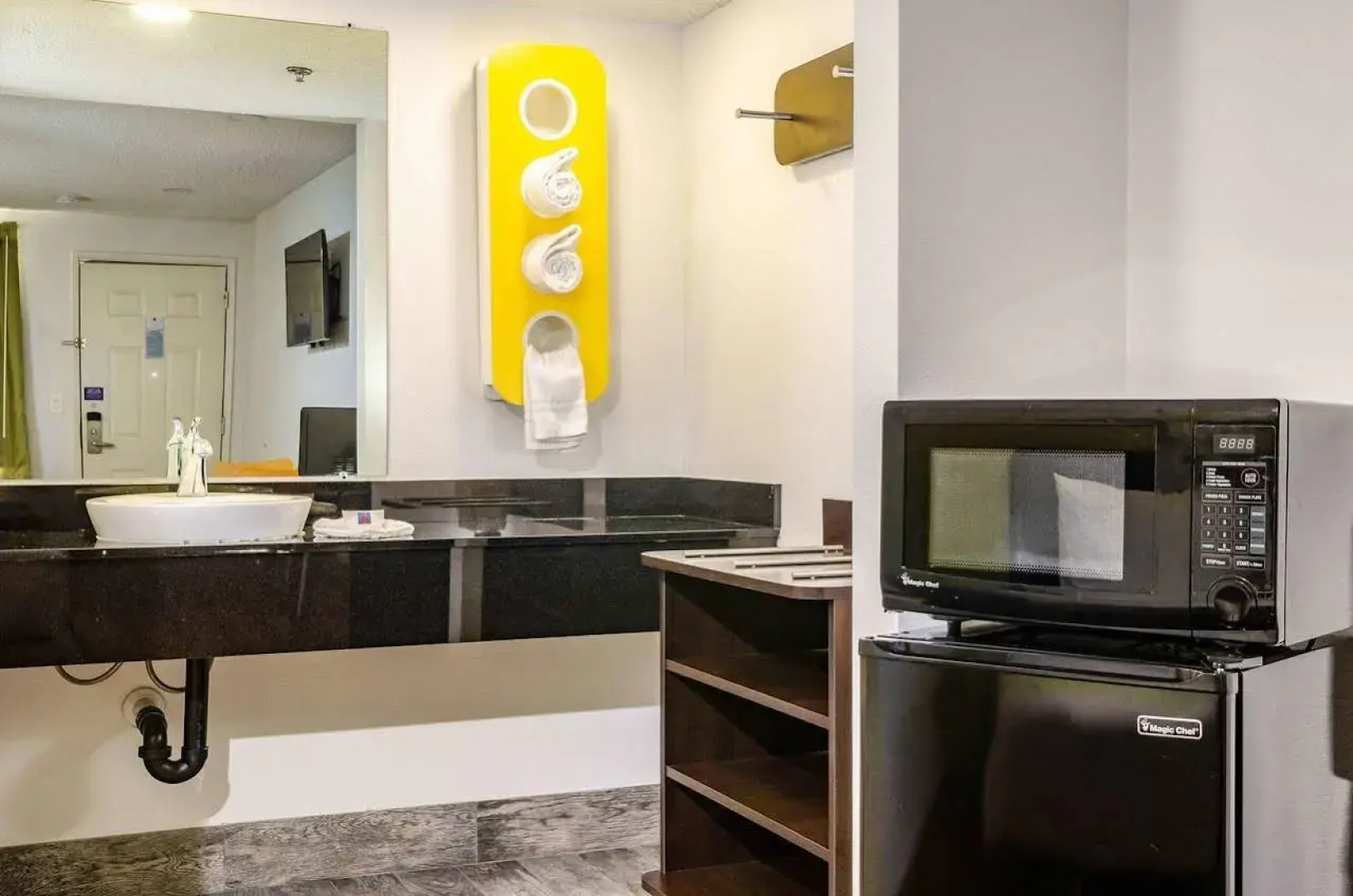 Motel 6 Fresno, CA - Yosemite Hwy