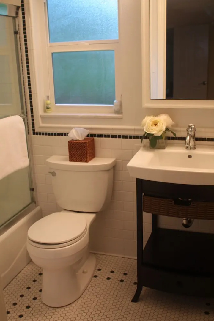 Beautiful Riverfront Home - Three Bedroom Home