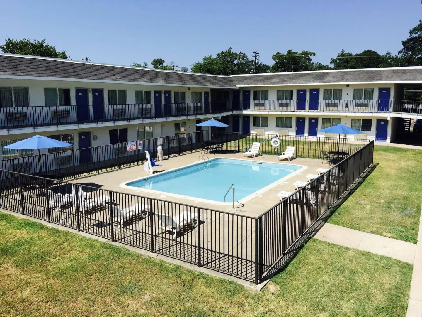 Motel 6 Lufkin, TX