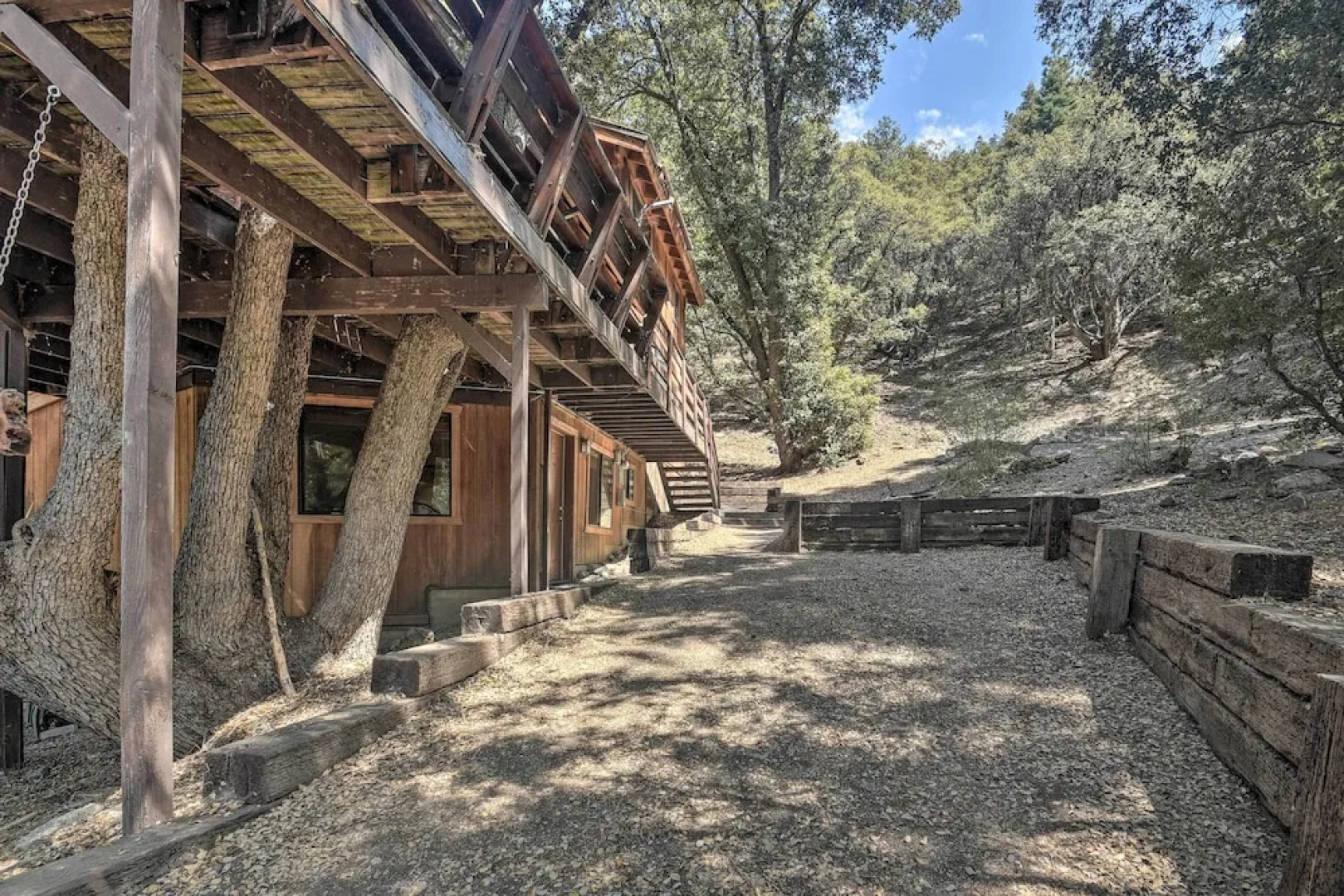 Updated 'tree House' Pine Mtn Club Cabin by Trails