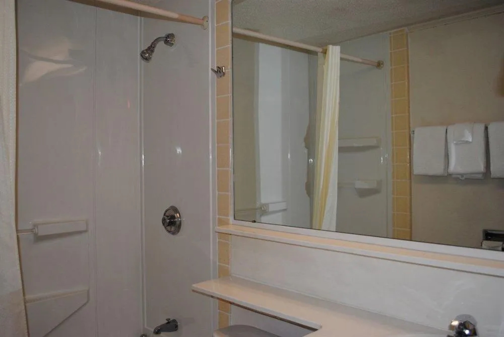 Days Inn by Wyndham Norman