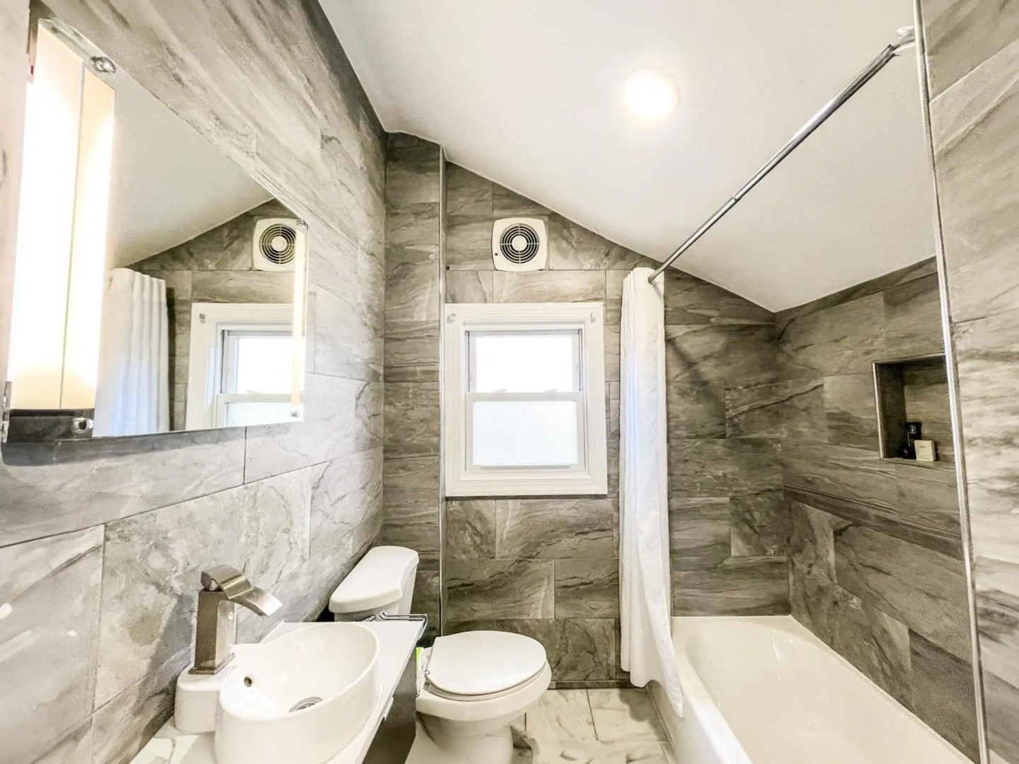 Penn Lodge Hotel & Suites