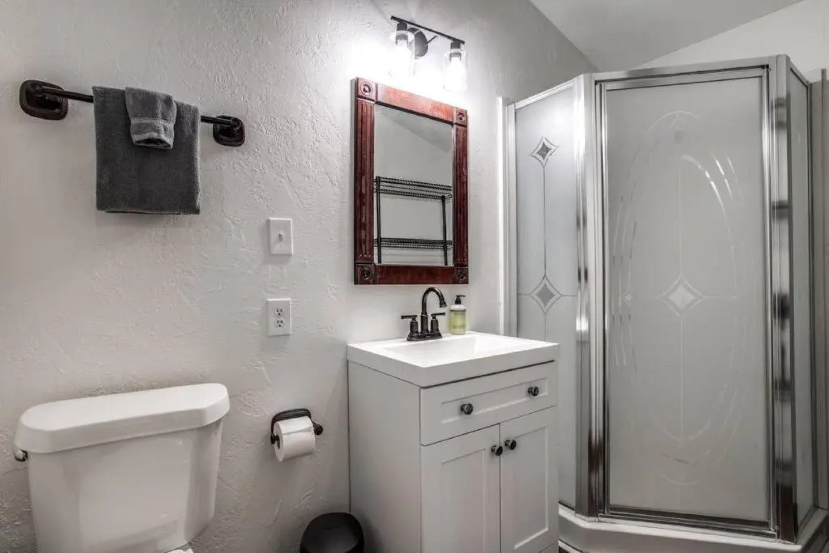 Renovated Waterfront w Dock, Sleeps 11