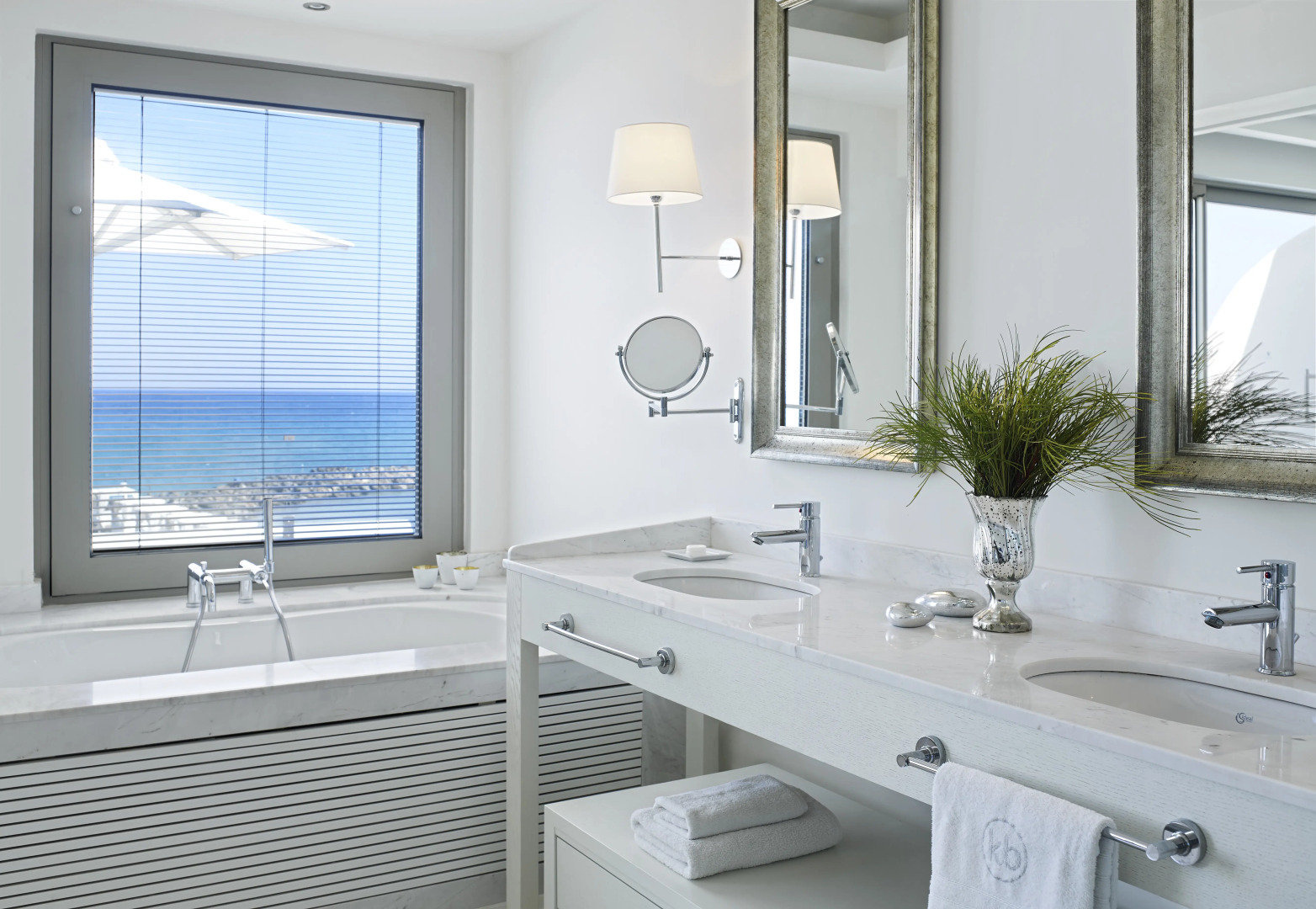 Knossos Beach Bungalows & Suites