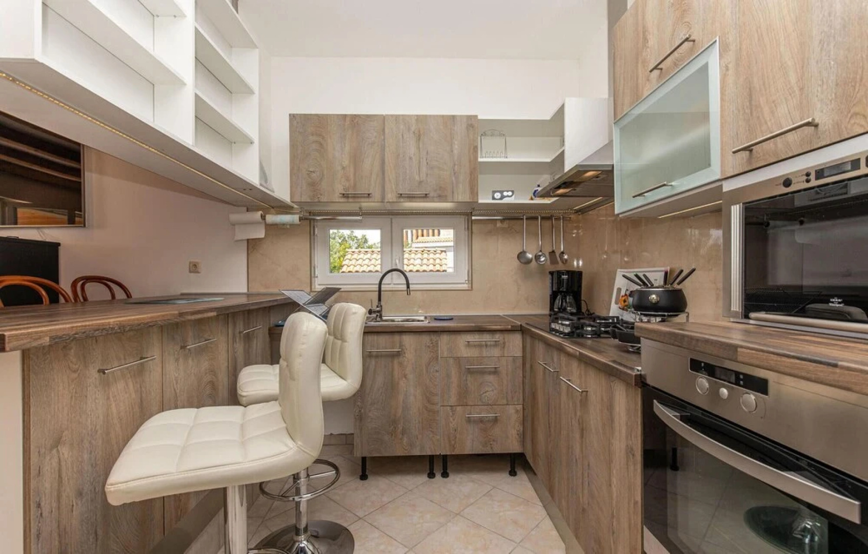 Stunning Home in Smrika With Wifi and 3 Bedrooms