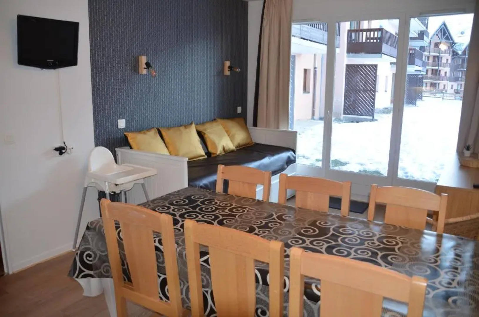 Pied de pistes, résidence 3 étoiles tout confort dont terrasse et piscine