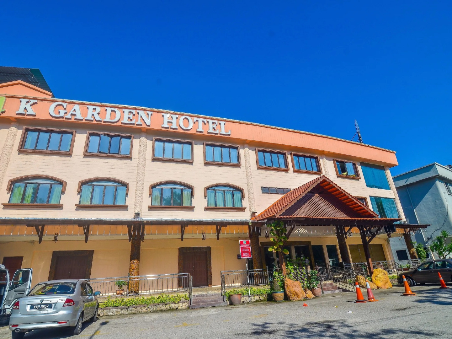 OYO 90134 K Garden Hotel