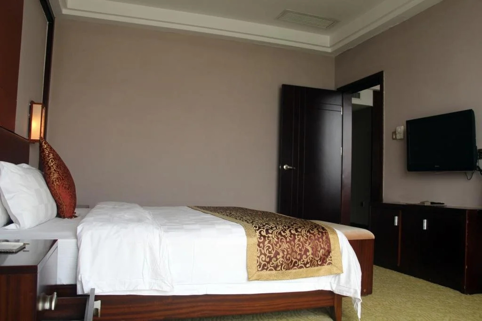 Boluo Jiabinyuan Resort