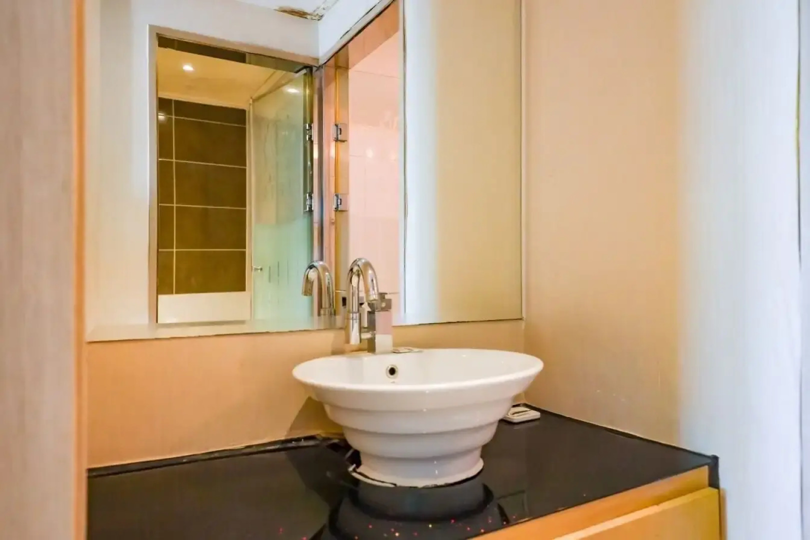 Charlot Castle Hotel