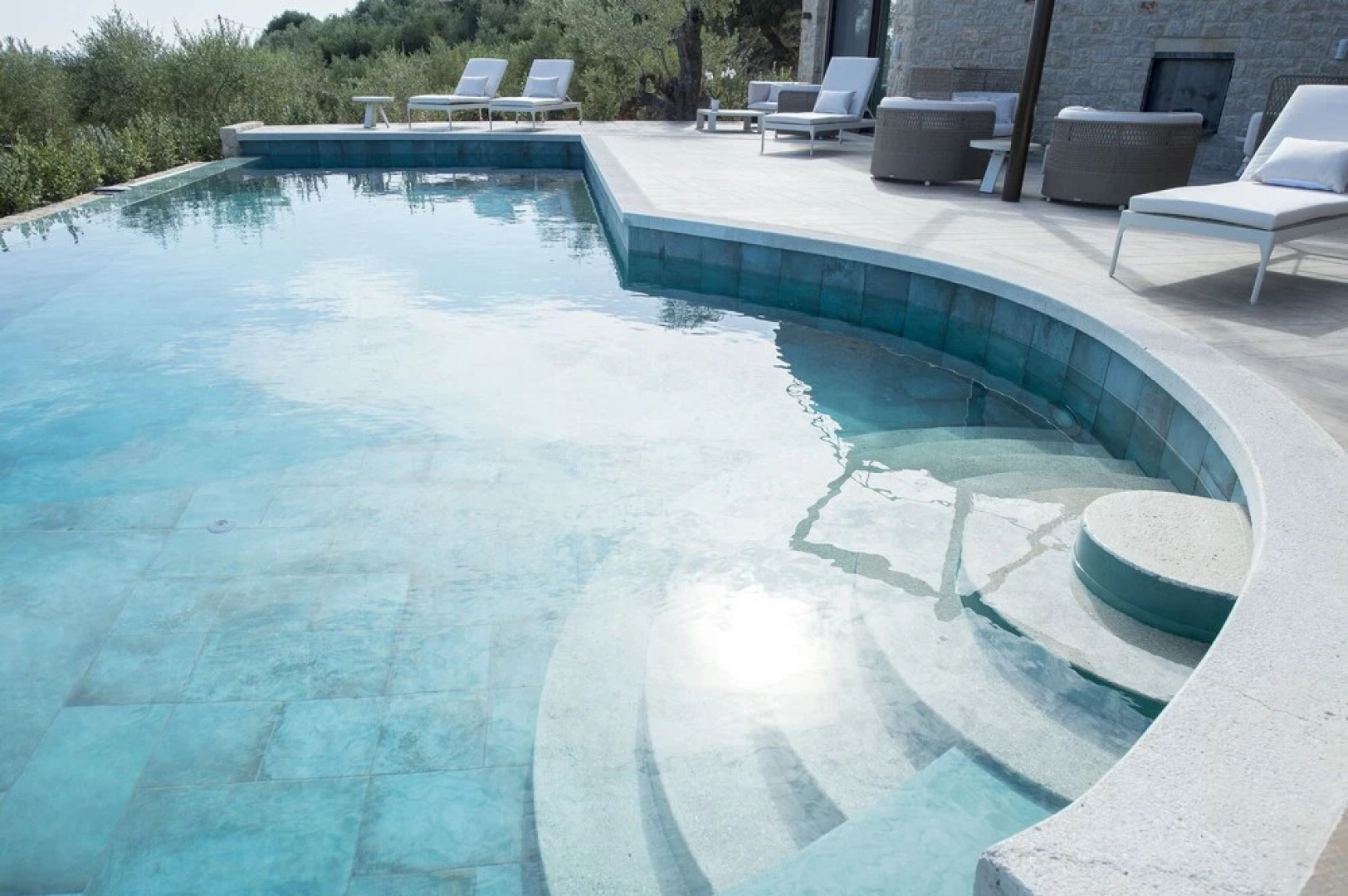 Captivating 5br Pool Villa Close Navarino Golf