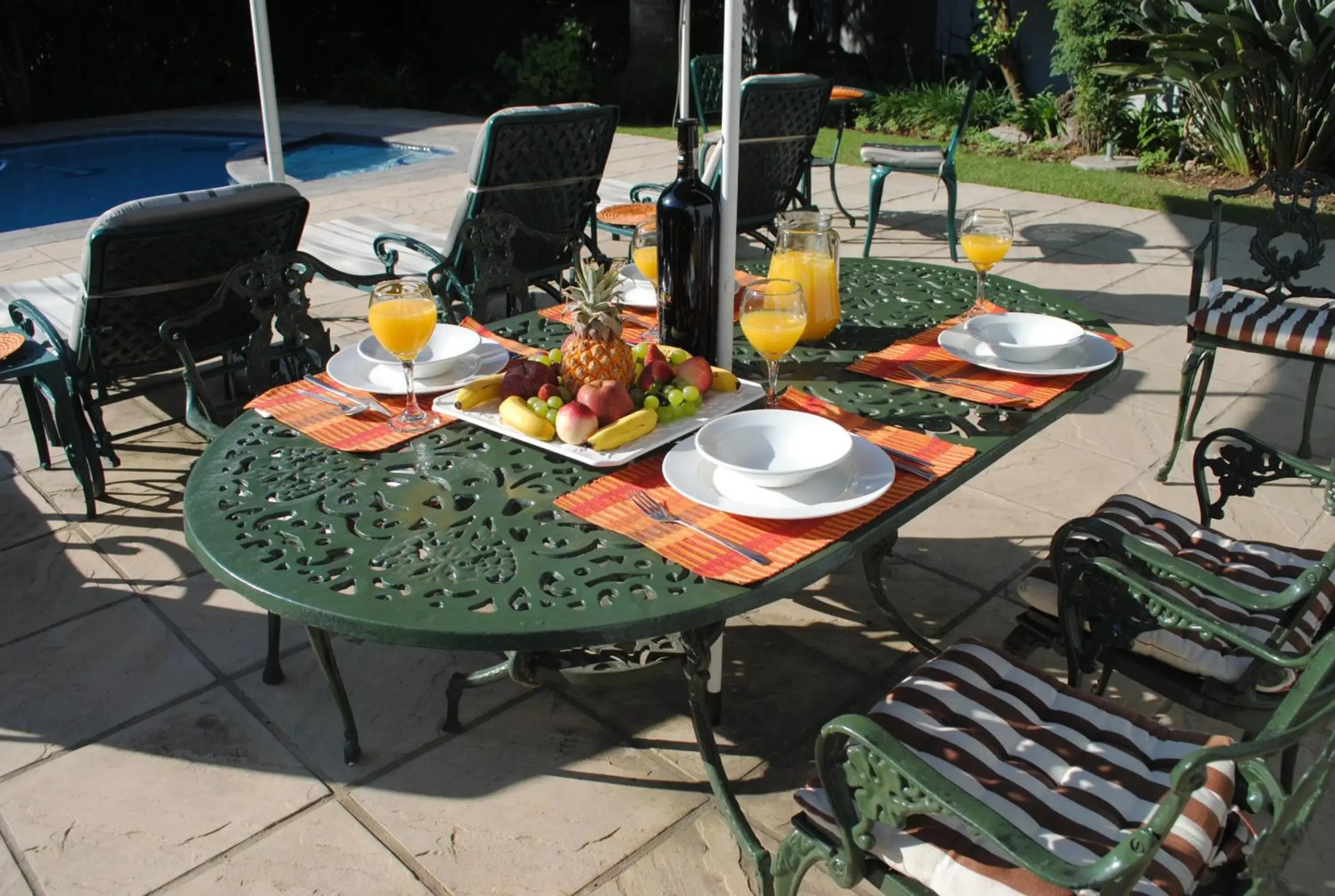 6 on Morris Guest Lodge