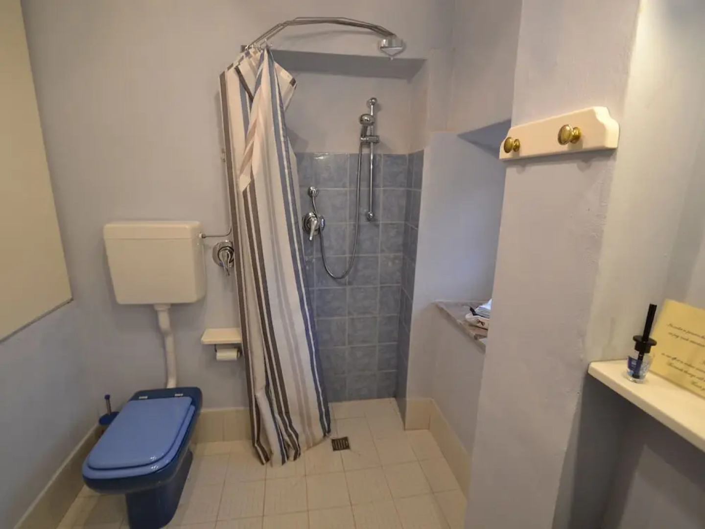 Villa in the Tuscan Hills: Relax in a Magnificent Landscape