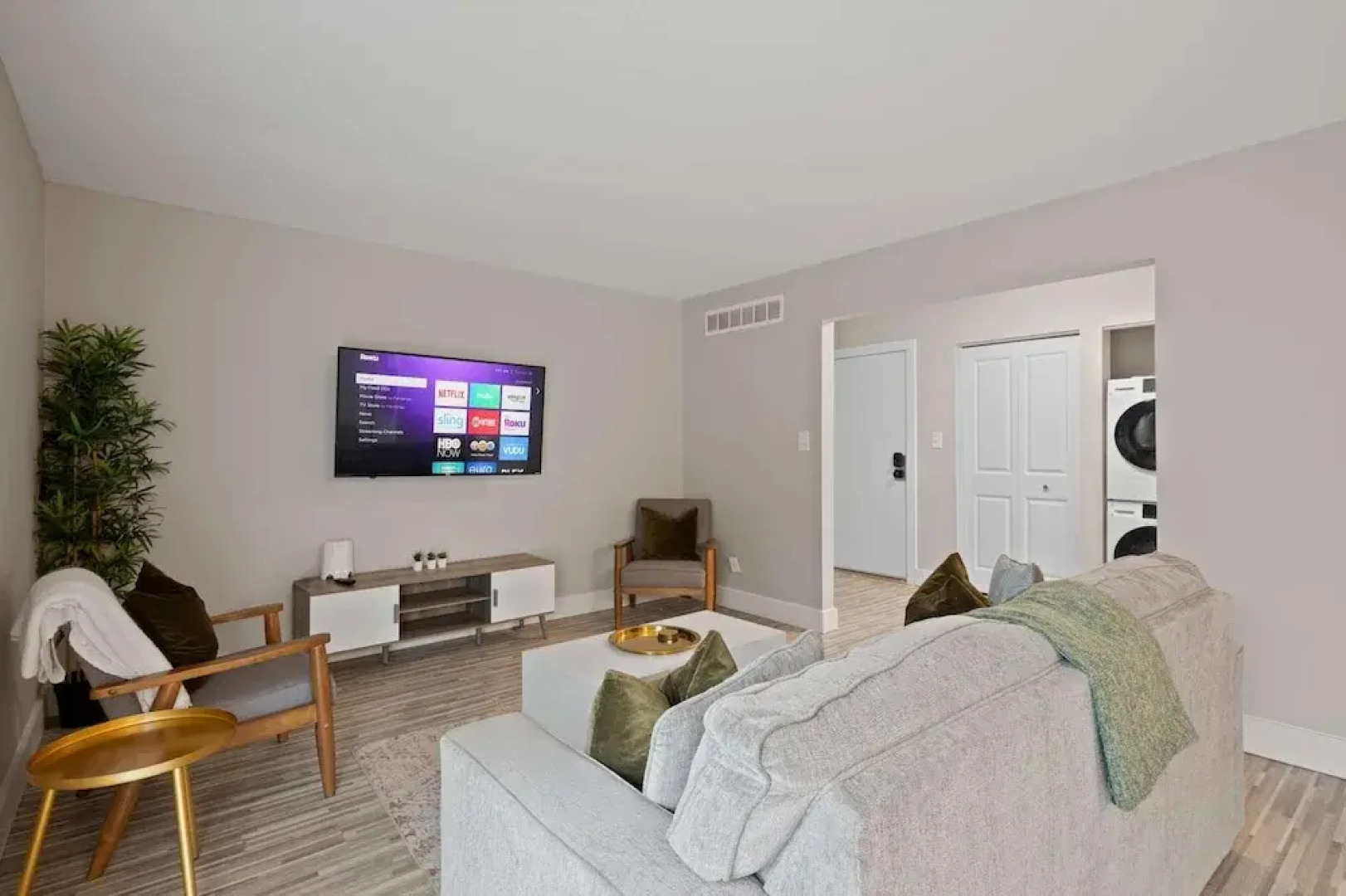 Inviting 2BR 2BA Unit in Rochester Hills