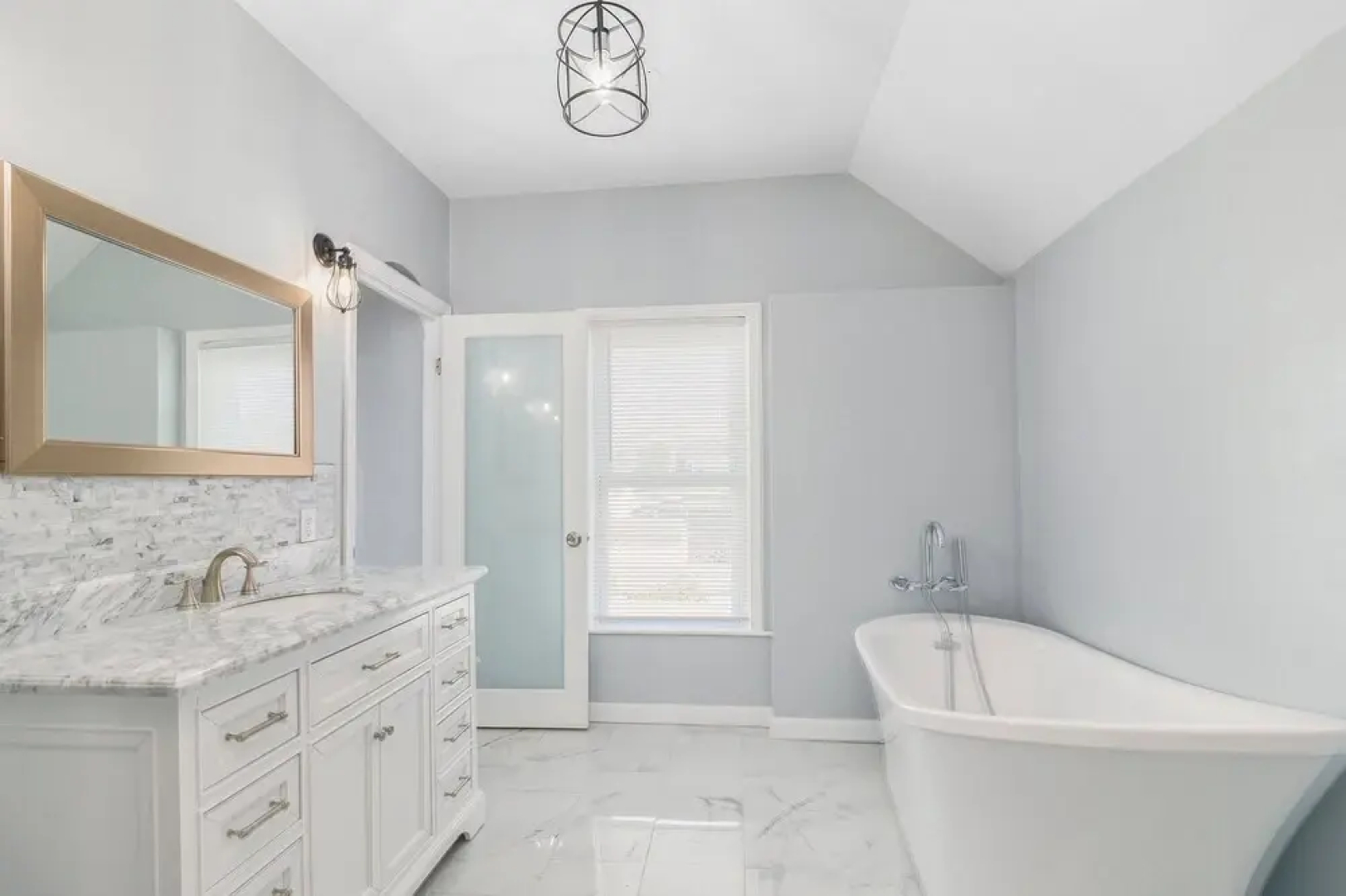 Spacious Coastal Tiverton Waterfront Getaway 3 Bedroom Cottage By Redawning