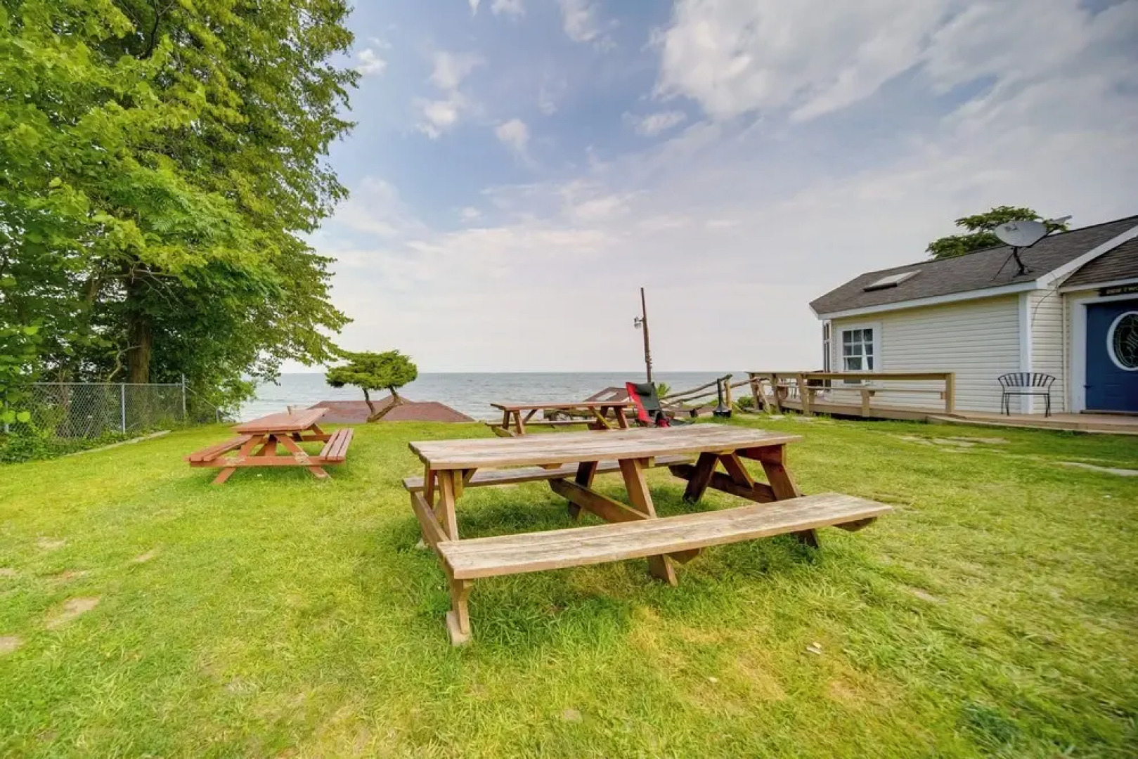 Pet-friendly Lake Erie Cottage - Walk to the Water