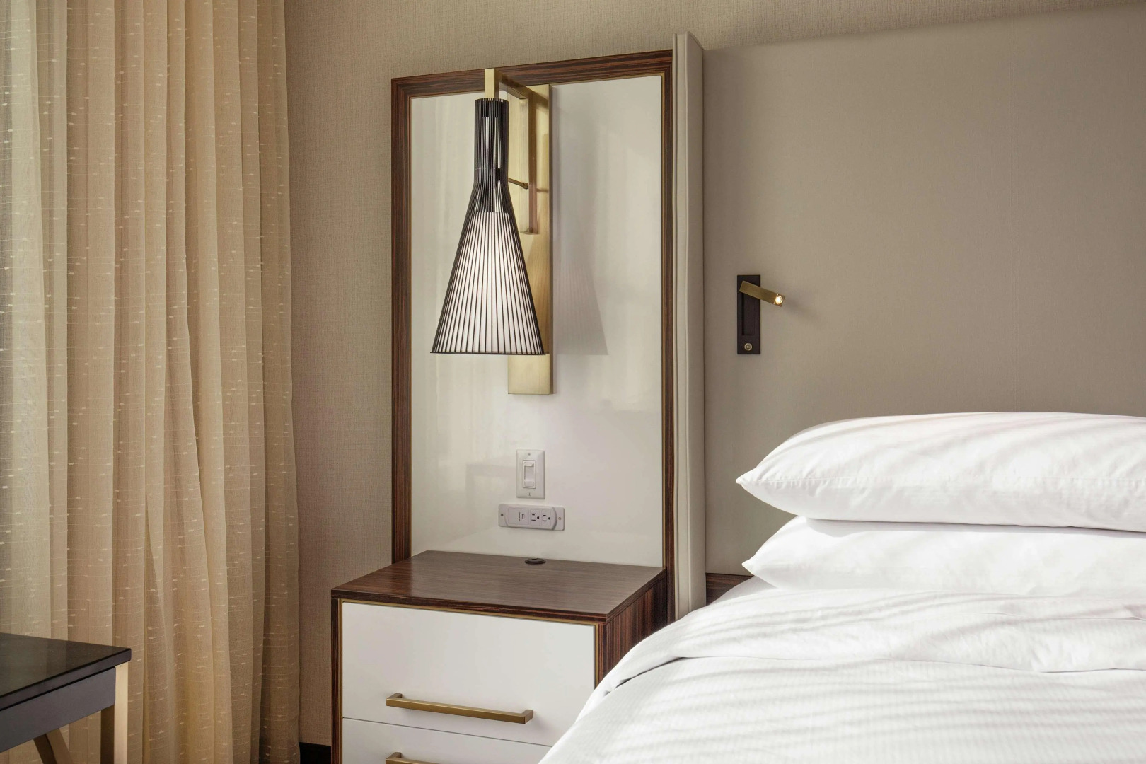 DoubleTree by Hilton Youngstown Downtown