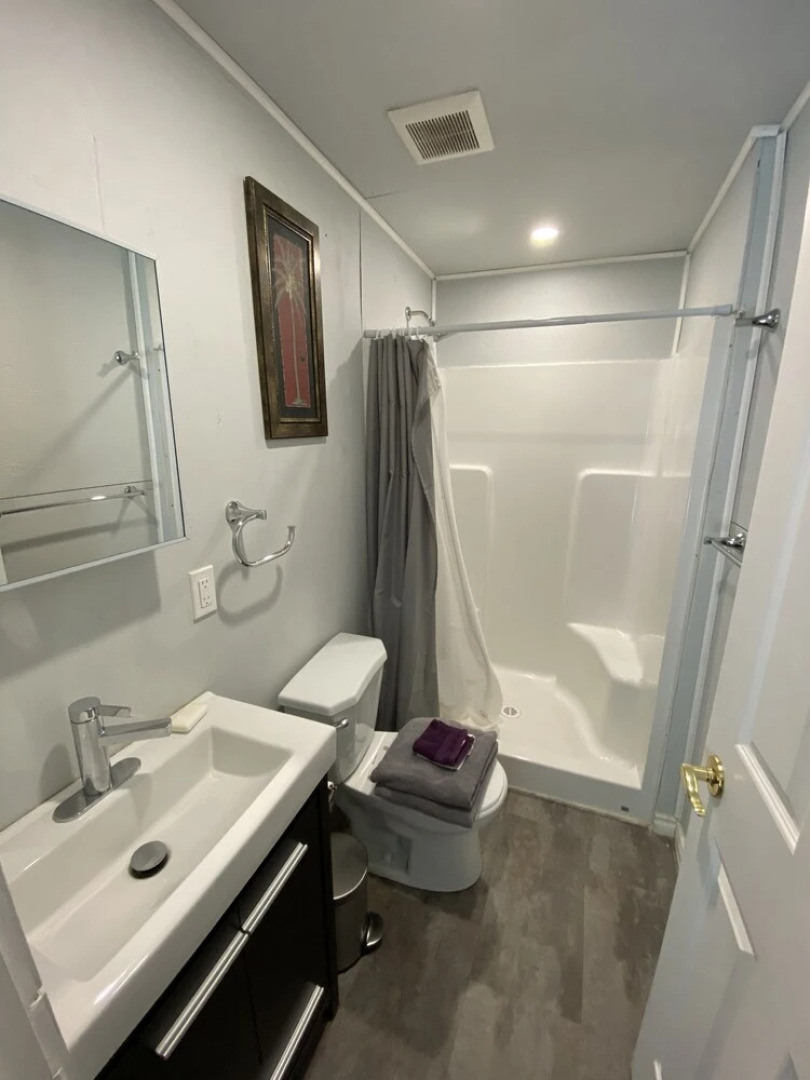 Harrison Lake Cottages