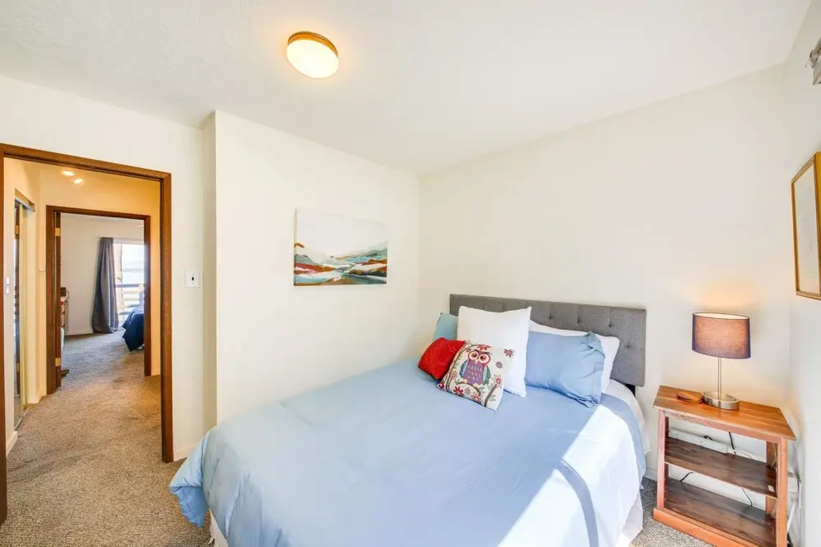 Waterfront Sagle Retreat w/ Hot Tub & Fireplace