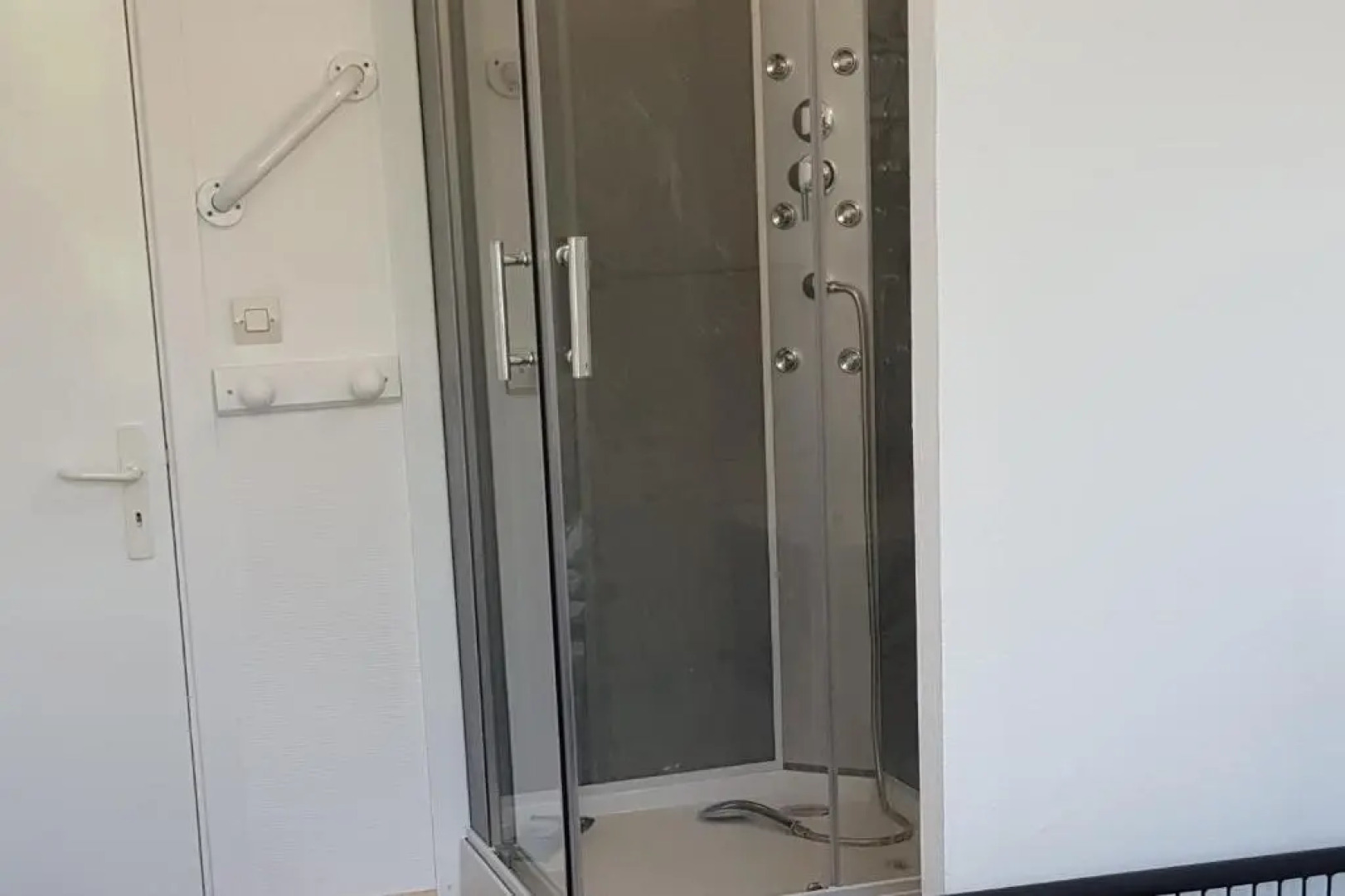 Gazelle Guest House and Art Gallery