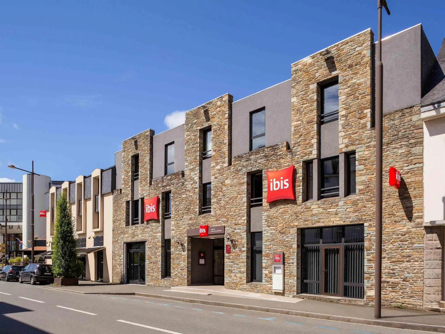ibis Lannion Cote de Granit Rose