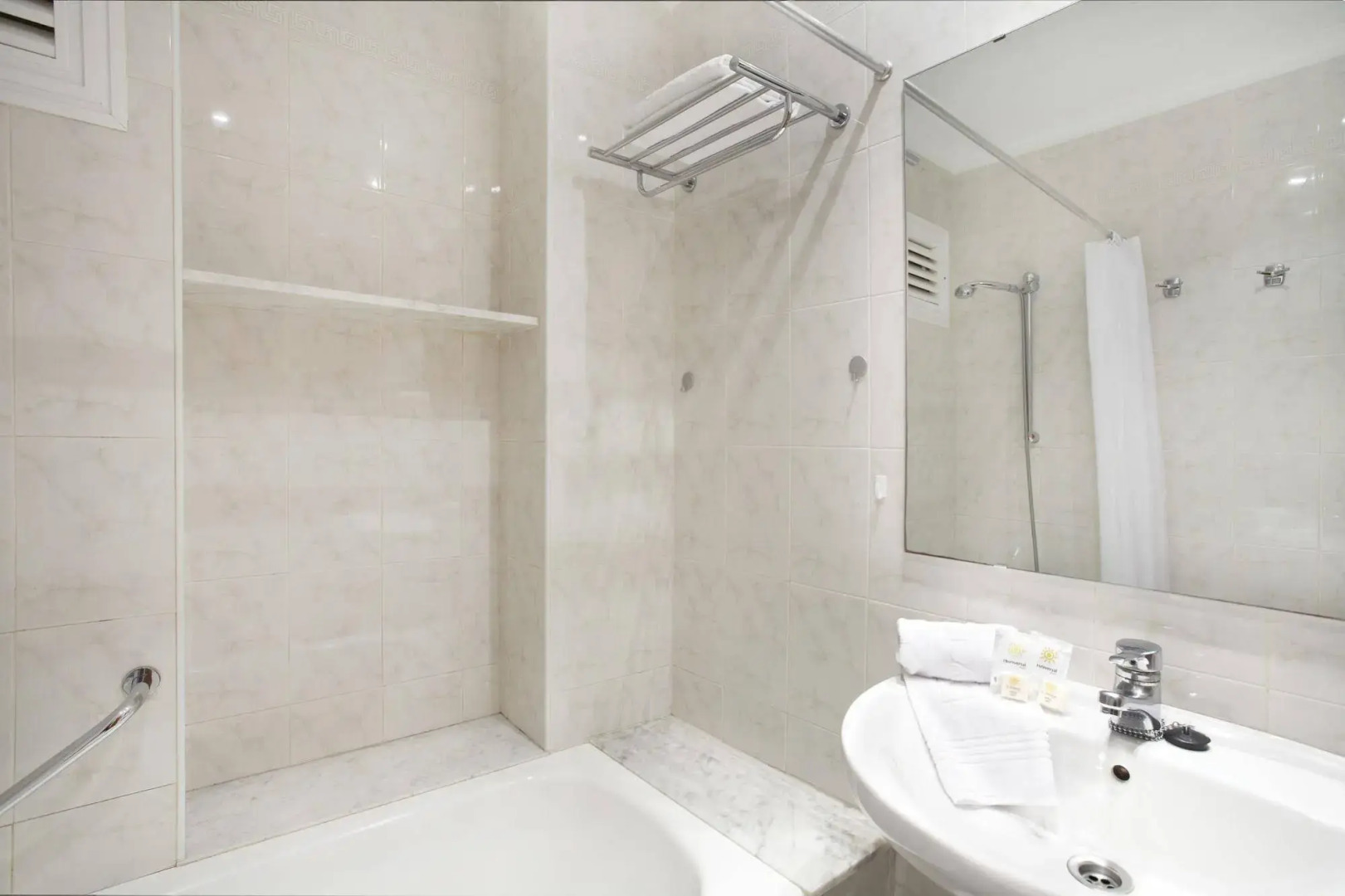 Universal Hotel Aquamarin