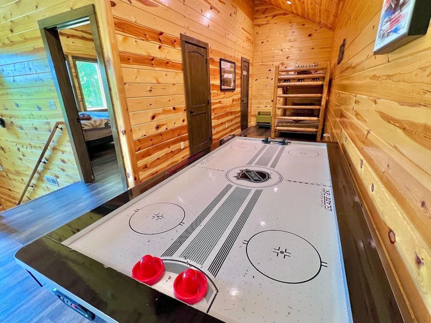 South Side Serenity 2 Bedroom Cabin by RedAwning