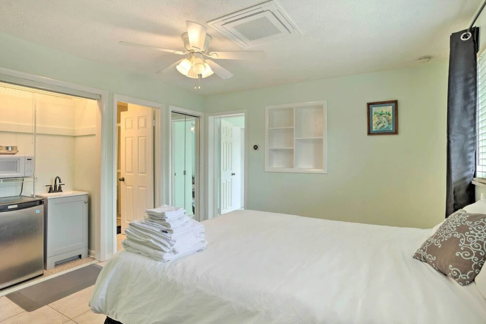 Pet-friendly Jensen Beach Home w/ Yard Near Ocean!