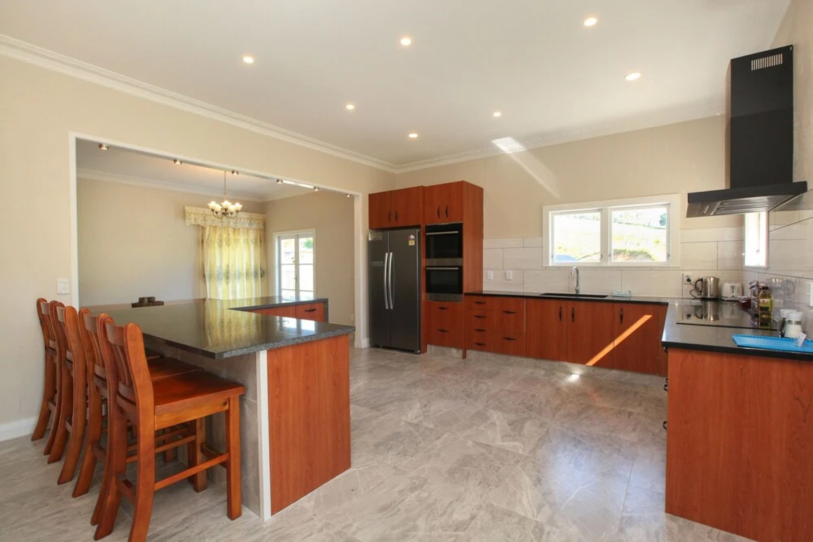 Luxury 3Brm Mannor in Temple View