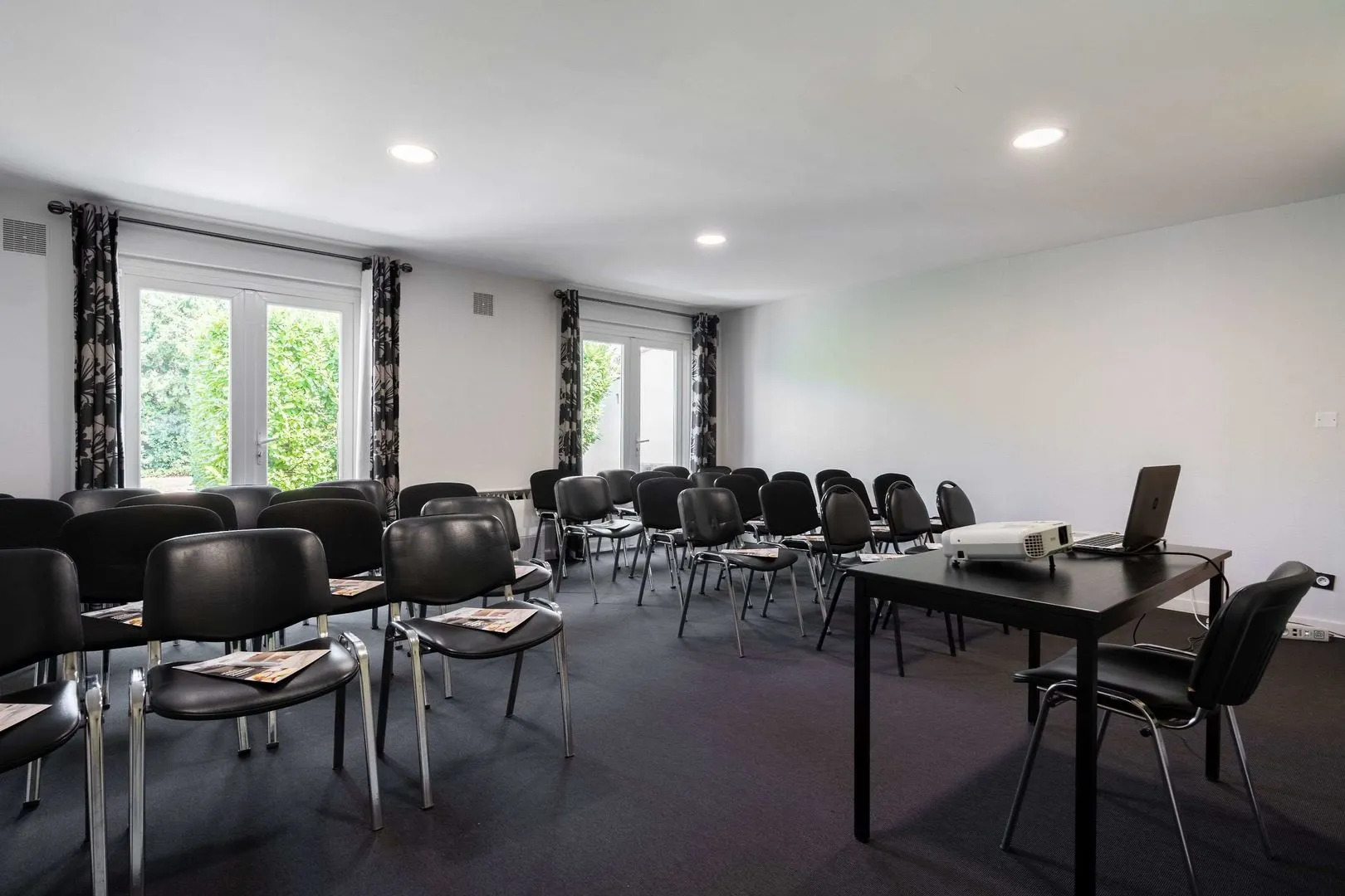 Brit Hotel Avignon Sud