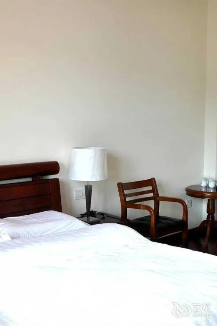 Wuyuan Huayuan Mountain Villa
