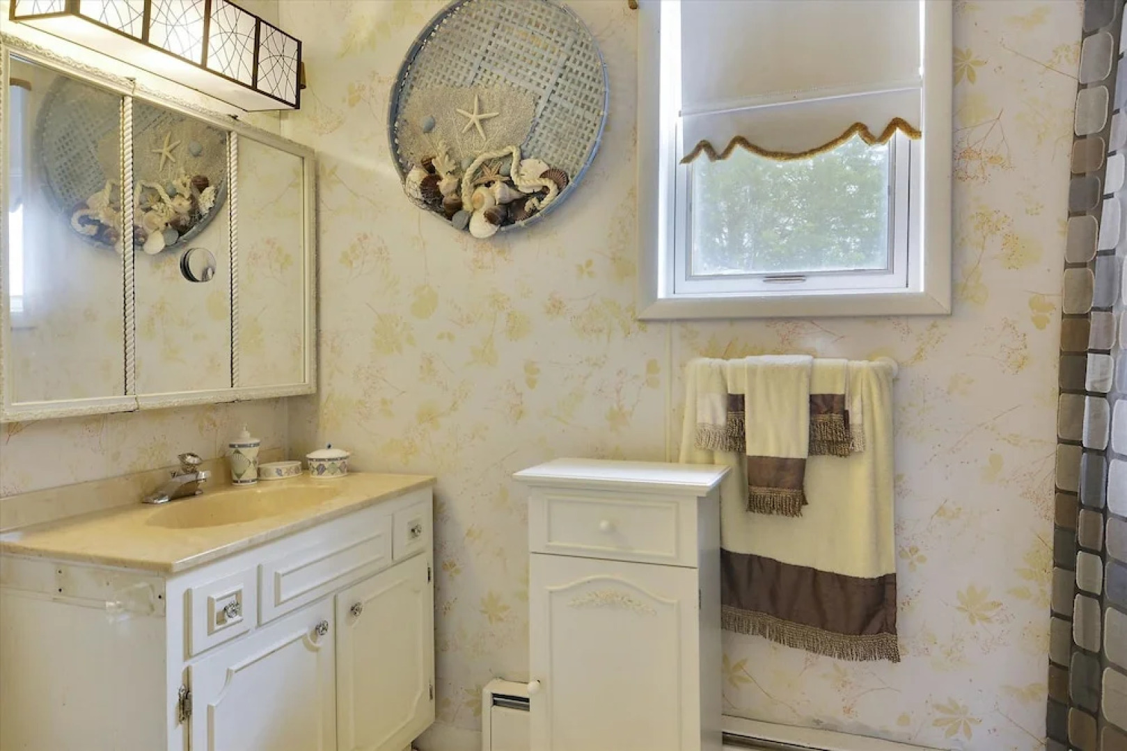 39 Beach Avenue by Long & Foster