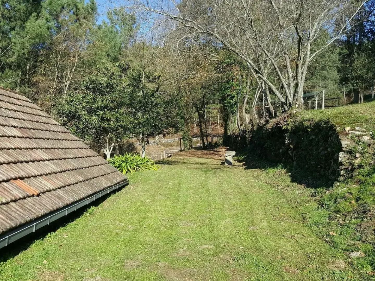 Stylish Property with Swimming Pool & Garden in Pontevedra near Portugal