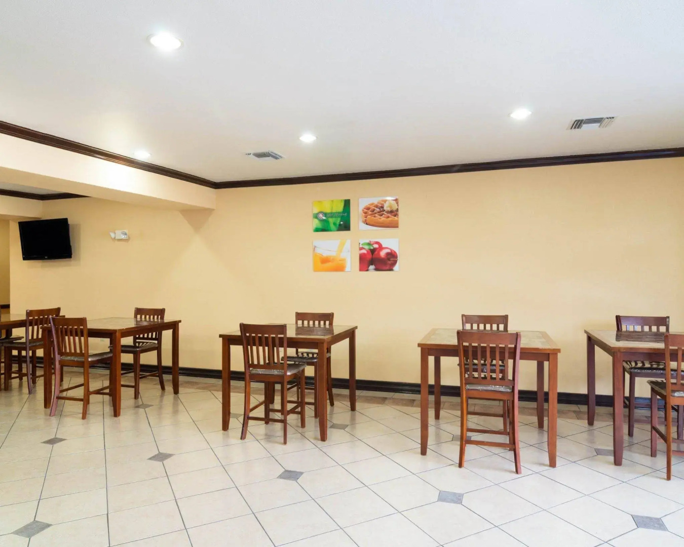 Quality Suites Houston IAH Airport - Beltway 8