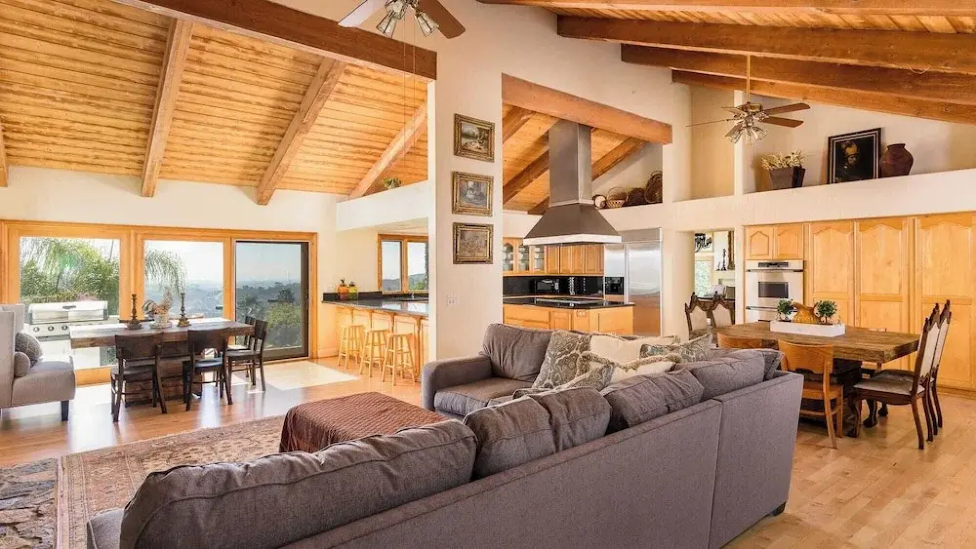 Two Estates w/ Pools, Hot Tubs, Game Rooms, Valley Views & Tennis Court Near Beaches & Wineries