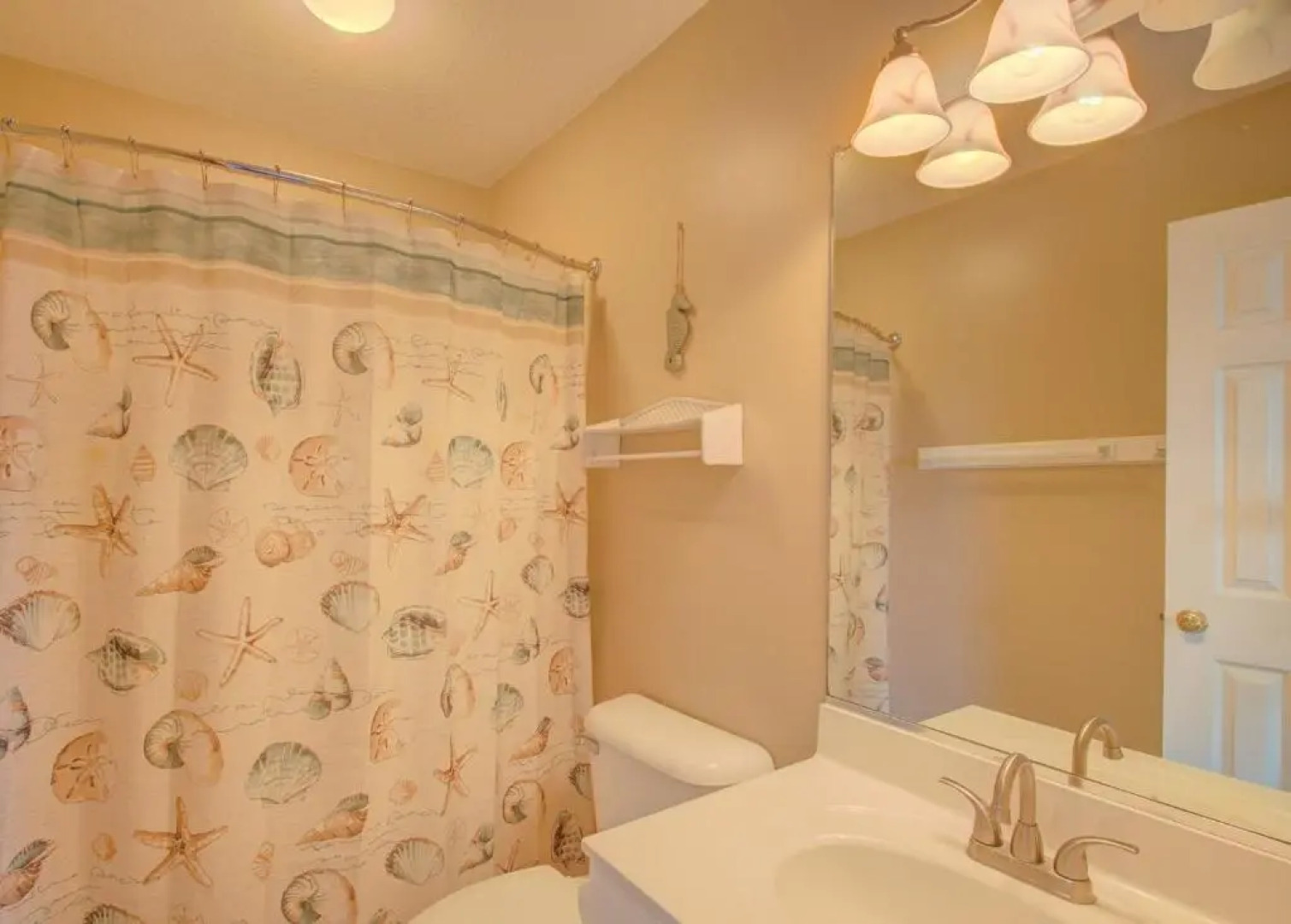 6170 - Poolside Paradise