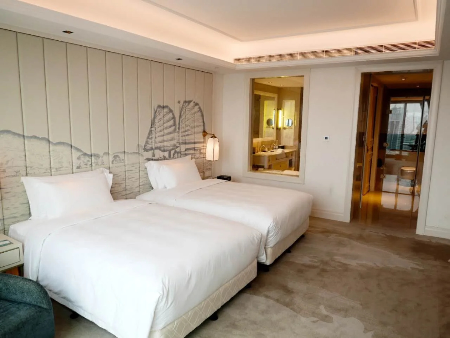 Hotel Plaza Carnival Qingdao