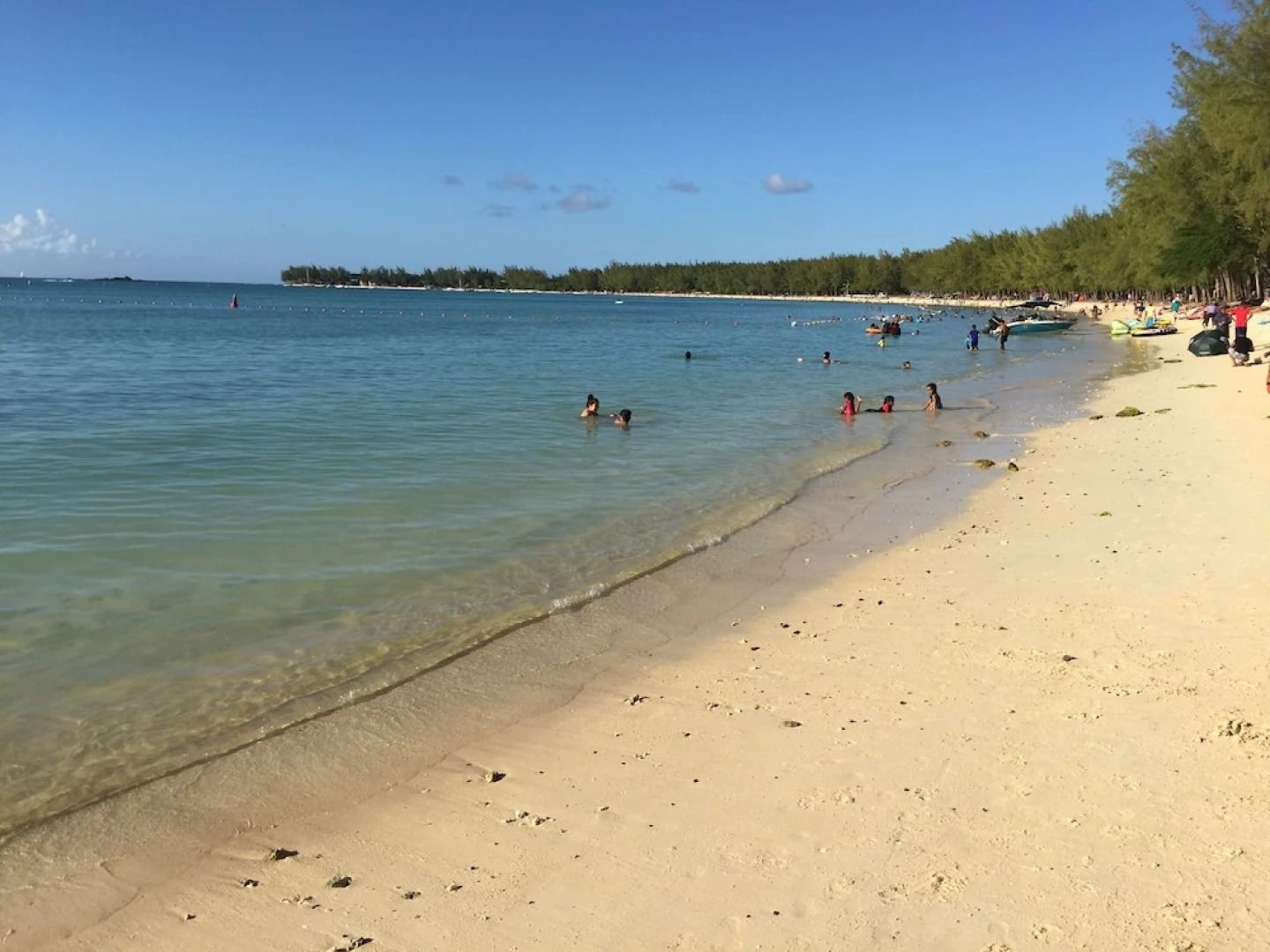 BurNas Beach & Apartments