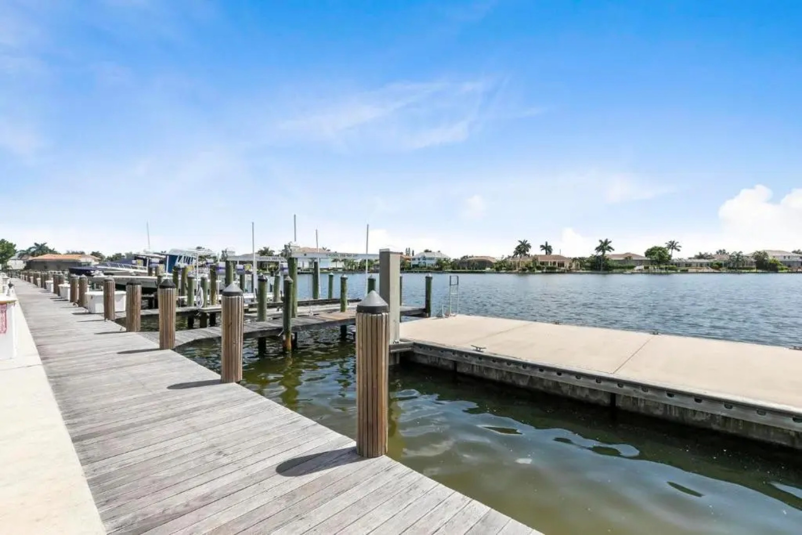 La Bella Vita on Marco - South Seas Tower 3, 1802