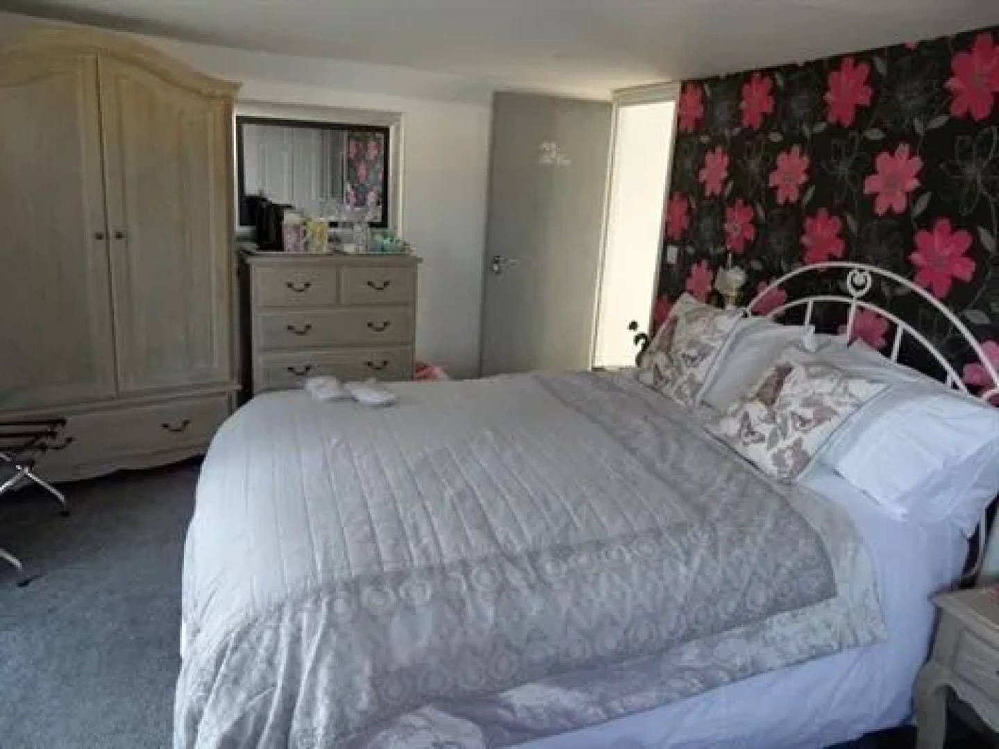 Houseboat Harbourside View