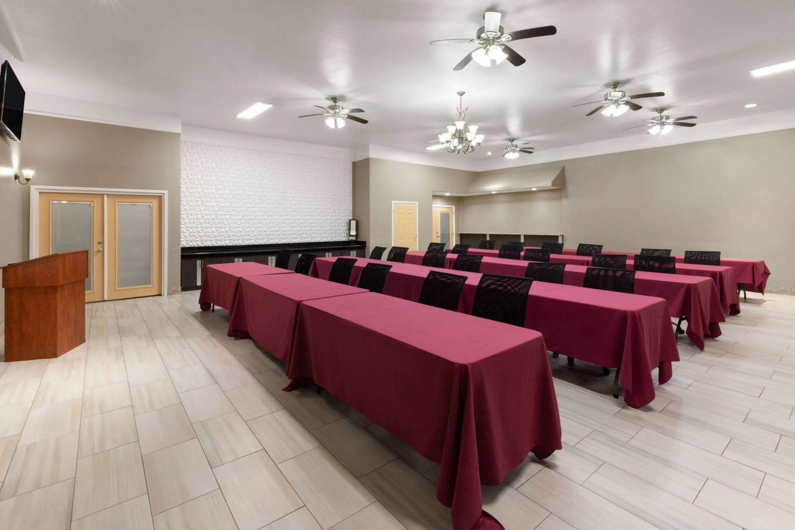 La Quinta Inn & Suites by Wyndham Deer Park