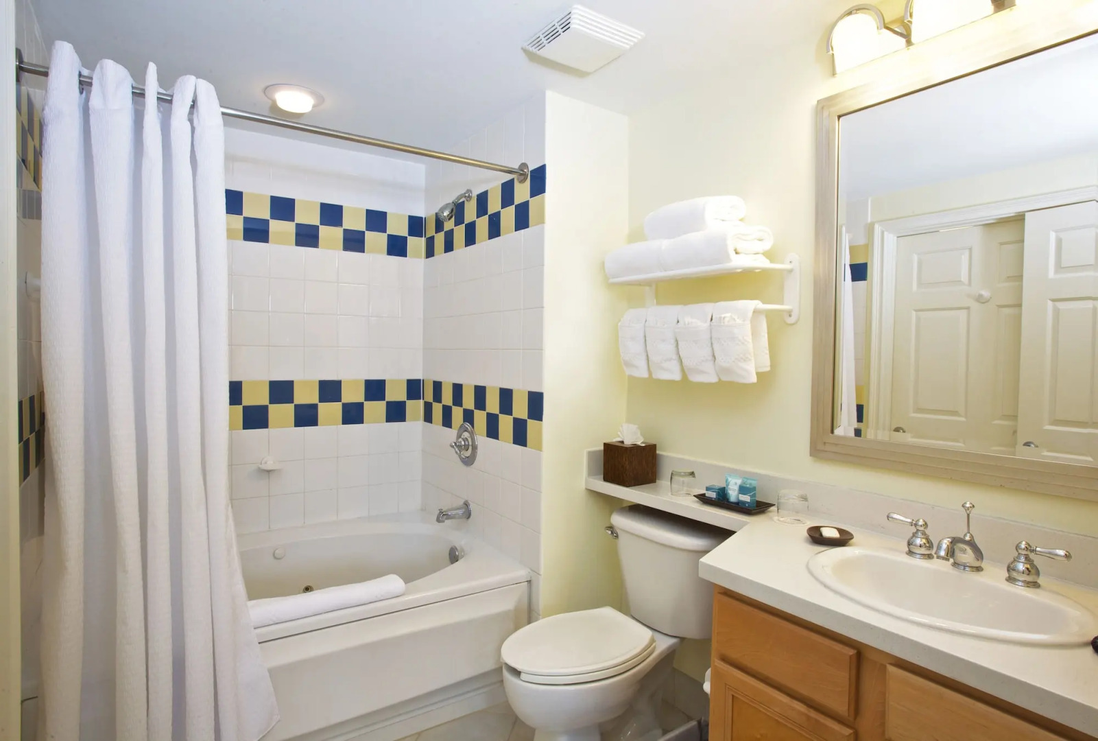 Harborside Resort & Vacation Rentals at Atlantis