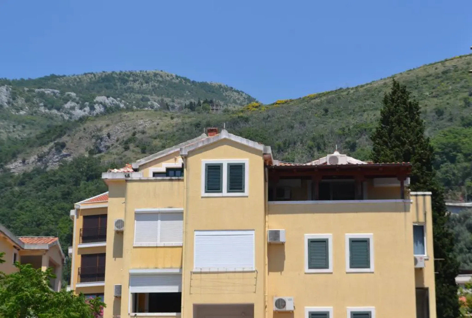 Apartments Petrovac